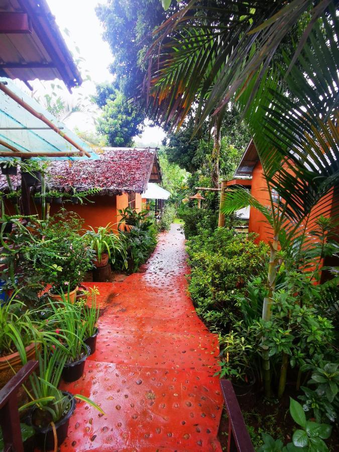 บ้านดินโฮมสเตย์ ปางอุ๋ง Ban Huai Makhuea Som Exterior foto